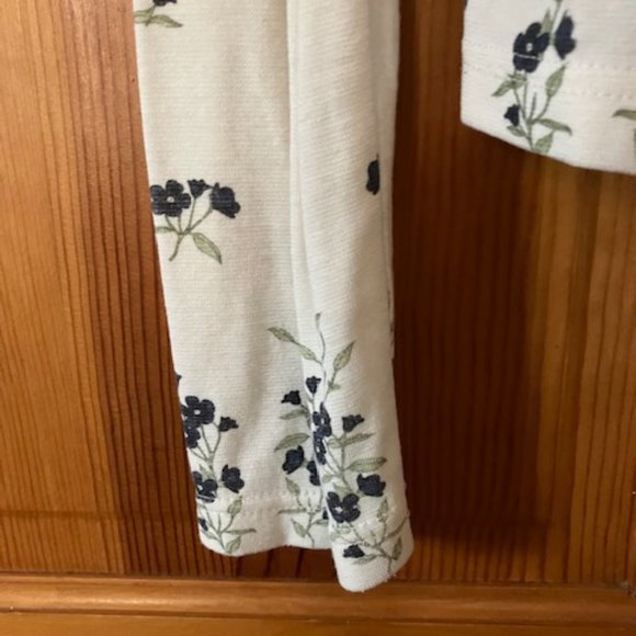 Pair of Spring Sweaters . Size Medium - Picture 7 of 8